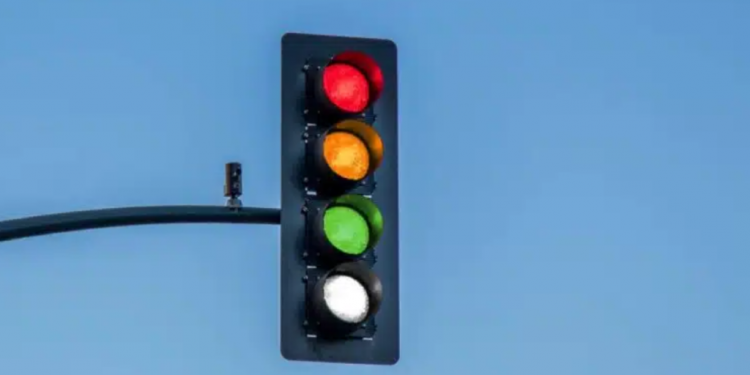 Verde, giallo, rosso e... bianco? Questa è la nuova proposta per i colori dei semafori!